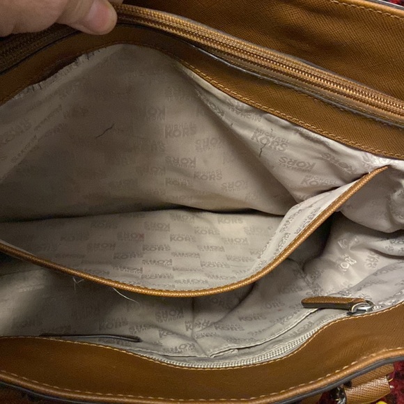 Michael Kors Colgate LG EW
Tote Navy Tote Bag - Picture 5 of 10